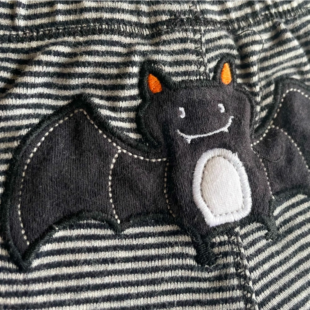 $4 💥Like New Halloween Bat Bum Leggings, Unisex, Embroidered Bat, Black & White